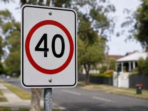 40 km/h speed zone sign