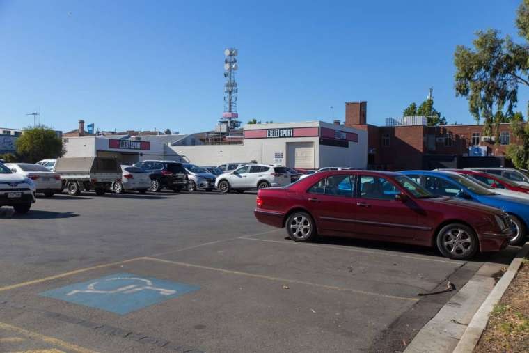 Parking - 20180216 - 6379