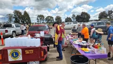 Mooroopna Lions Club assisting the relief efforts.