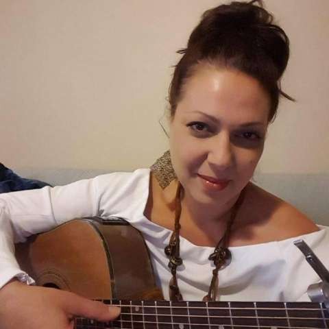 Musician Catherine Sibio