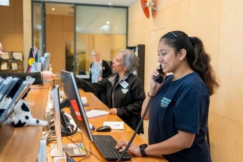 Volunteer Photos - Visitor Centre YUJ-941970  DSC5043 Lingy Harhangi 11