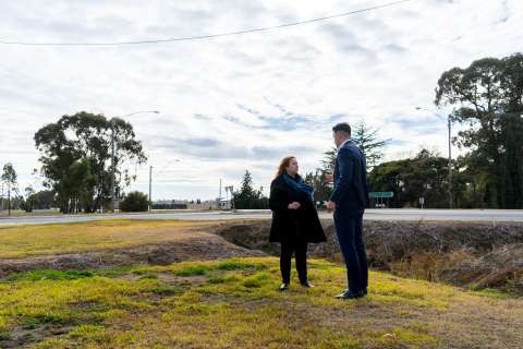Cr Sali and Minister Horne 1