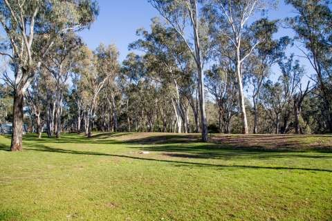 Vic Lake Caravan Park-8052
